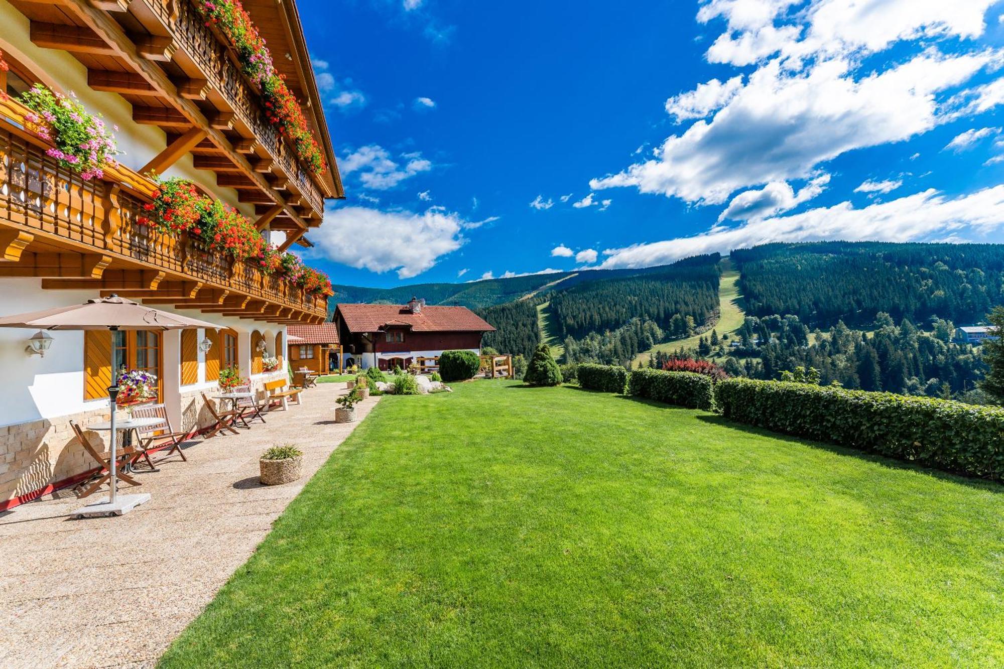 Pension Happy Superior Spindleruv Mlyn Exterior photo
